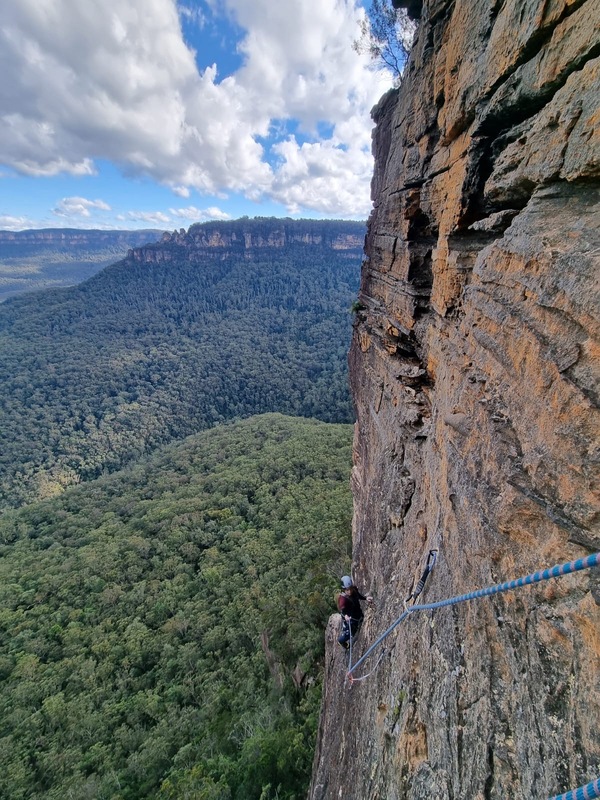 Blue Mountains - Smack My Pitch Up